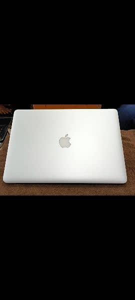 MacBook Pro 2015 Core i7 16GB 512GB Intel & 2GB Graphics 15" Display 14