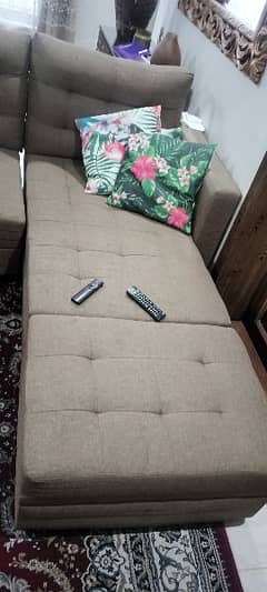 L shape sofa in very Good condition