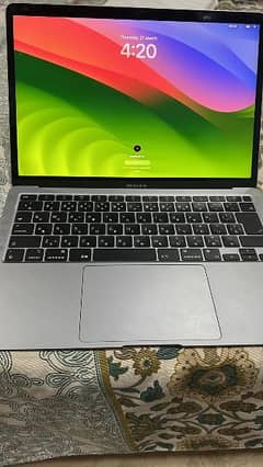 MacBook Air M1 2021 Model almost in new condition