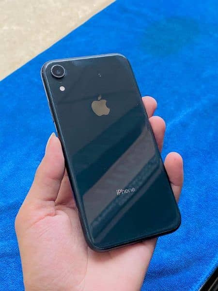 iphone xr 64 gb non pta 10 /9.5 battery health 87 all ok 1