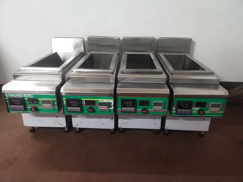 We have all pizza oven new available/pizza oven/fryer/hotplate/counter 13