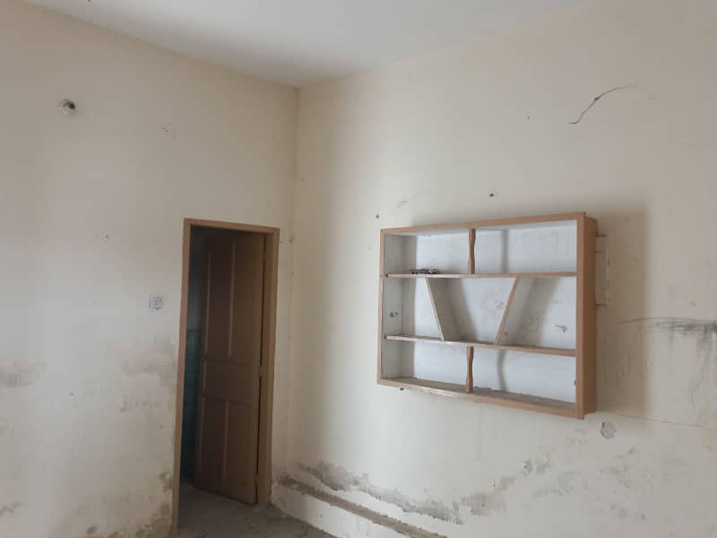 Quarters Total Area 10 Marla Available For Urgent Sale At Hakimaba Nowshera 3