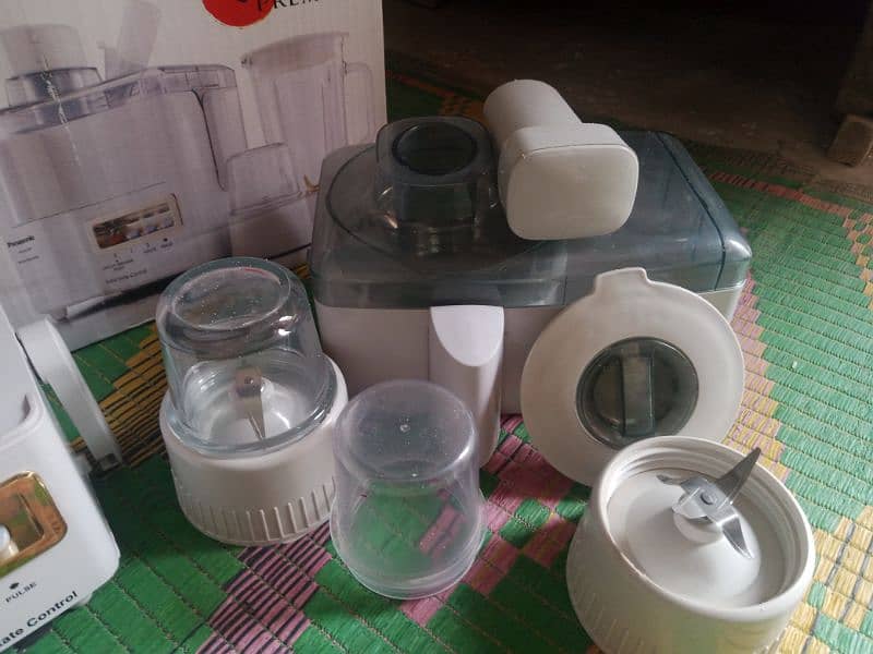 brand new juicer machine for sale just 2 month use 2