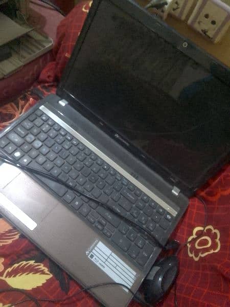 GATEWAY LAPTOP OK CONDITION JUST DETAILS ON CALL 10