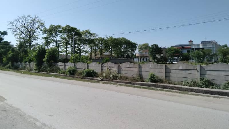 5 Marla Single Storey House Available for Sale GulBerg l Town Mardan. 4