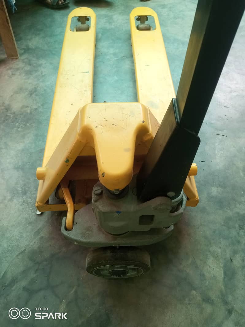 Hand pallet truck for weight lifting 4