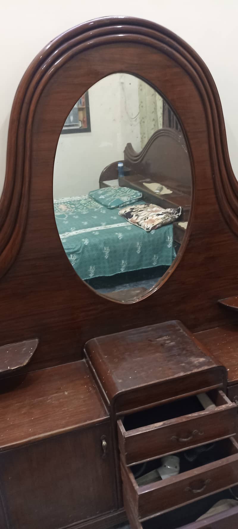 Dressing Table, Bed, TV trolley 15