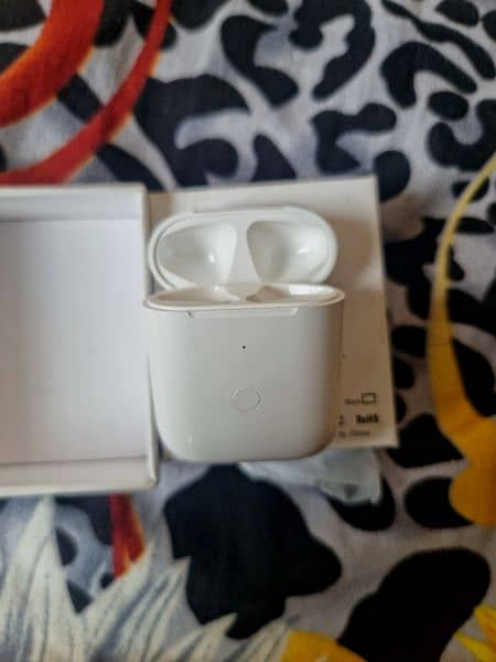 Apple AirPods Y006 Charging Case for Airpods with Sync Button White 1