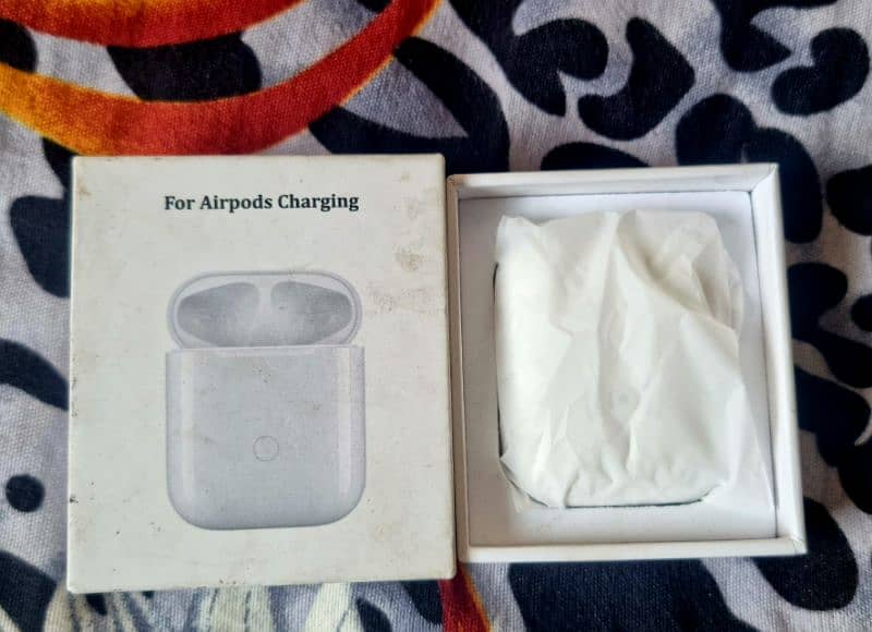 Apple AirPods Y006 Charging Case for Airpods with Sync Button White 2