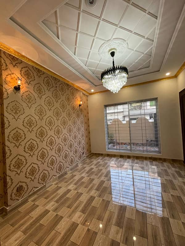 NEAR INDUS TRUST HOSPITAL 10 MARLA LUXURY PALACE AVAILABLE FOR SALE IN JUBILEE TOWN - BLOCK A 10