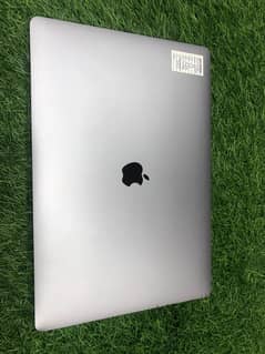 2019 MacBook Pro 16 inch Core i9 Ram 16 SSD 1 TB Excellent Condition