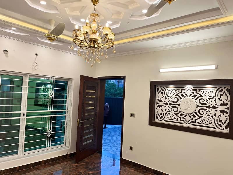 10 Marla Brand New Luxery Leatest Accomodation Spanish Style Luxery House First Entry Owner Built Available For Sale In PIA Housing Society Near Johertown Lahore 11