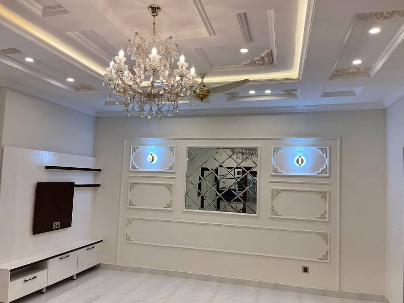 10 Marla Brand New Luxery Leatest Accomodation Spanish Style Luxery House First Entry Owner Built Available For Sale In PIA Housing Society Near Johertown Lahore 18
