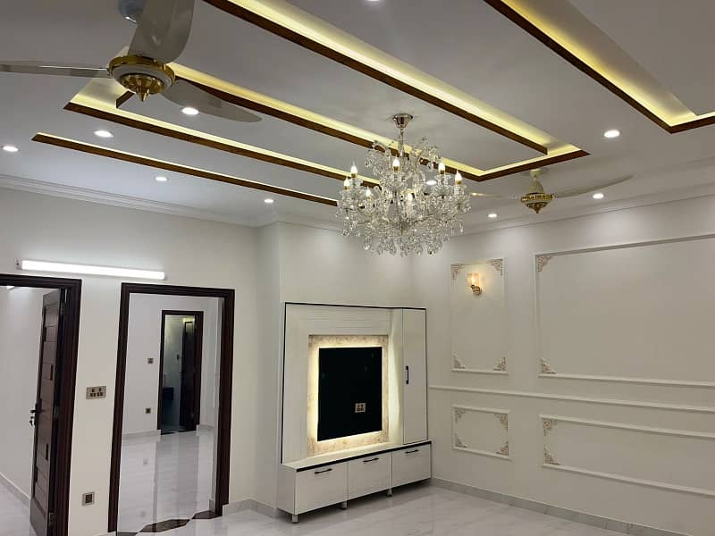 10 Marla Brand New Luxery Leatest Accomodation Spanish Style Luxery House First Entry Owner Built Available For Sale In PIA Housing Society Near Johertown Lahore 35