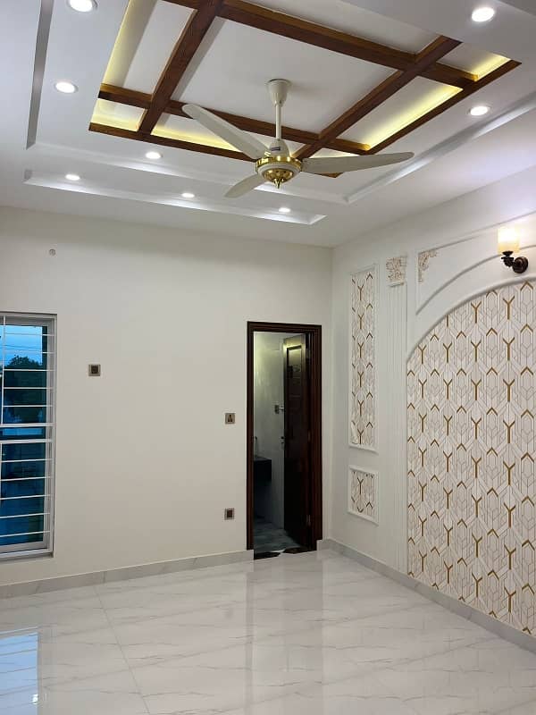 10 Marla Brand New Luxery Leatest Accomodation Spanish Style Luxery House First Entry Owner Built Available For Sale In PIA Housing Society Near Johertown Lahore 38