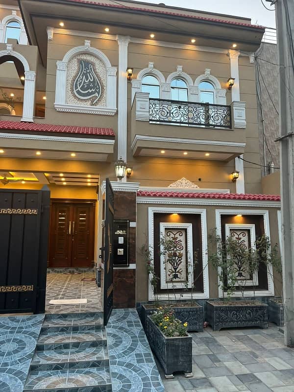 10 Marla Brand New Luxery Leatest Accomodation Spanish Style Luxery House First Entry Owner Built Available For Sale In PIA Housing Society Near Johertown Lahore 43