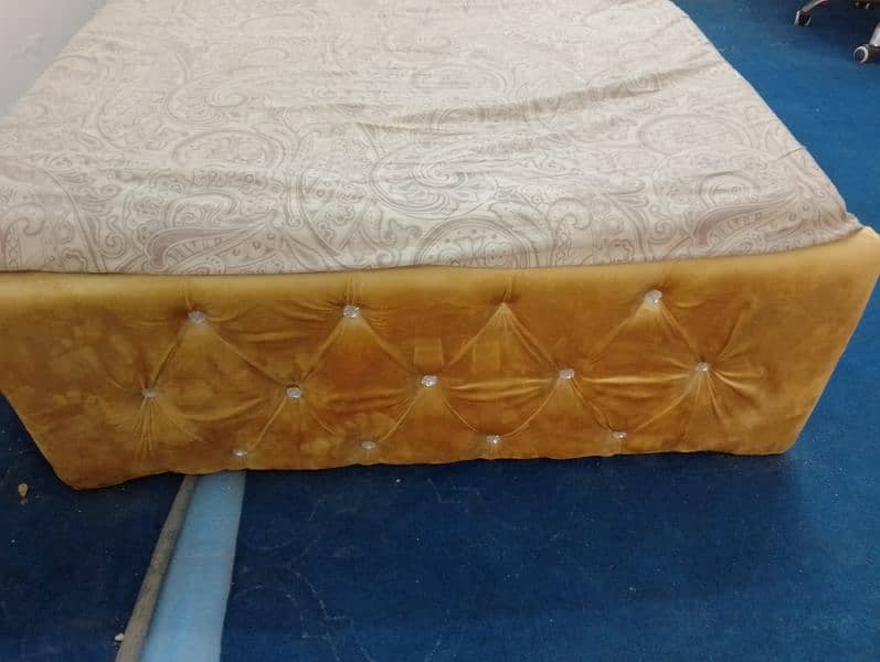 fresh condition bed and metres 3