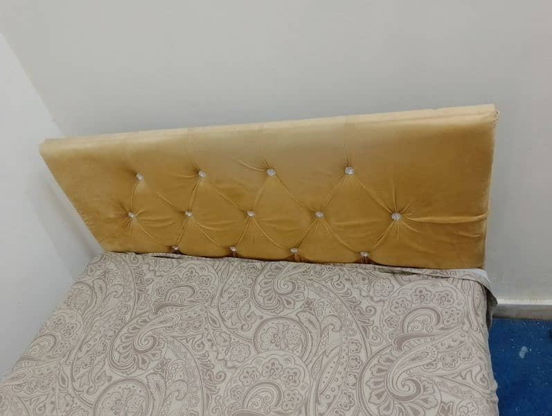 fresh condition bed and metres 4