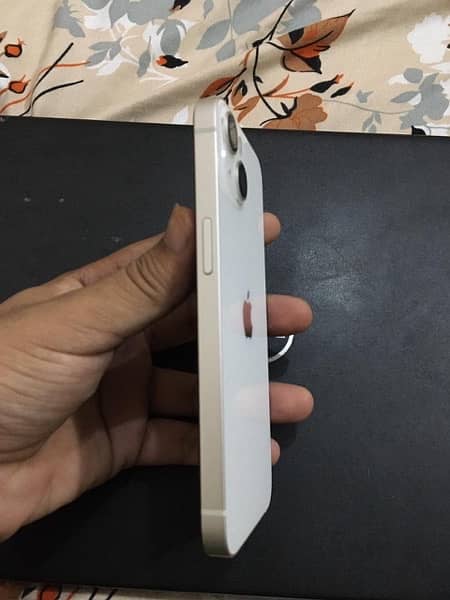 iPhone 13 white , non pta factory unlock , 128 gb 3