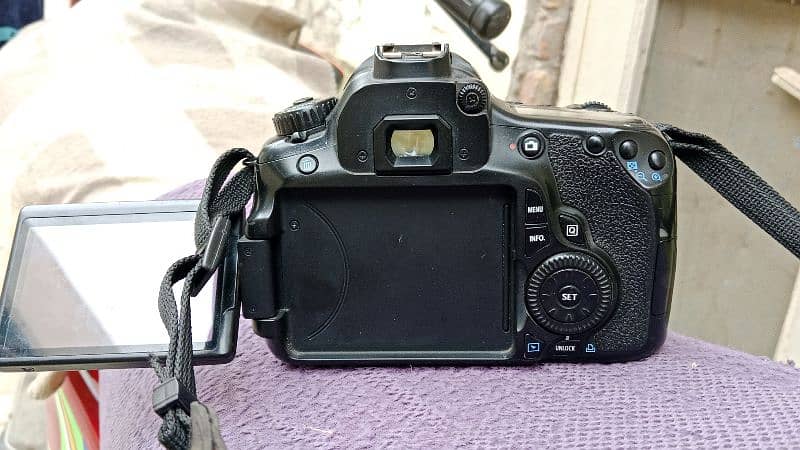 canon EOS 60D    Condition 10/8.   Flip Screen. 64gb memory card   with 6
