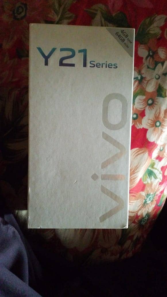 Vivo y21 used Mobile 10/10 Condition with original Box and Charger 1