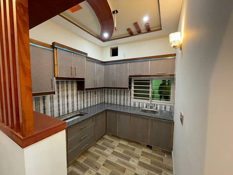 5 MARLA HOUSE AVAILABLE FOR SALE IN JUBILEE TOWN 10