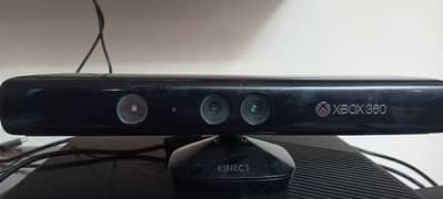 Xbox 360 kinect with controller and 2 cds