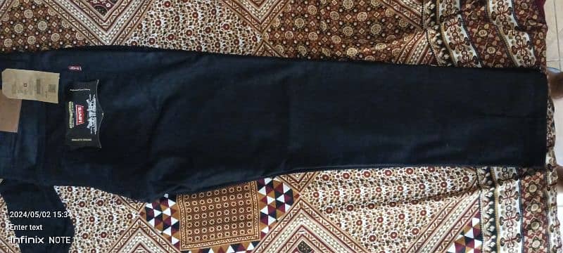 Maray pass new jean 36 size plz whatapp karay 03224711117 1