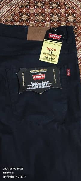 Maray pass new jean 36 size plz whatapp karay 03224711117 4