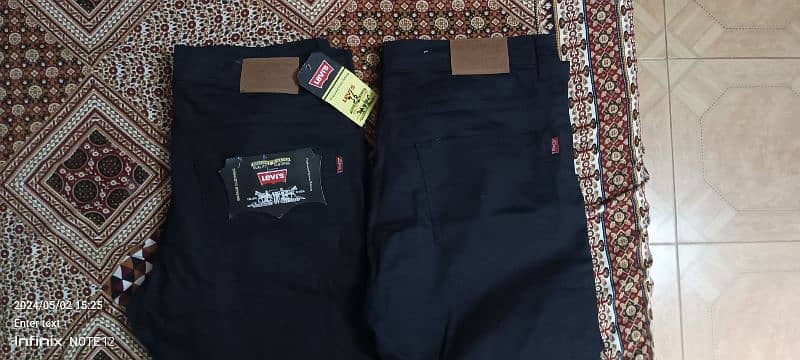 Maray pass new jean 36 size plz whatapp karay 03224711117 7