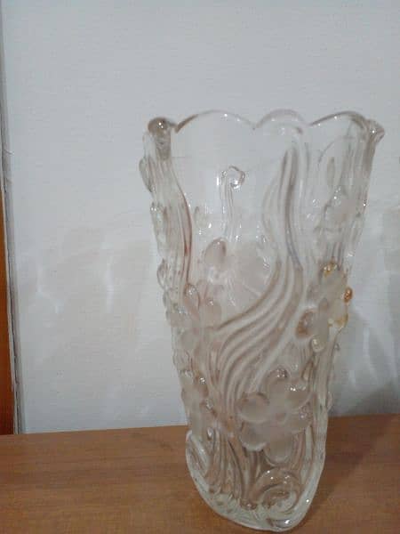 2 Crystal Vases 0