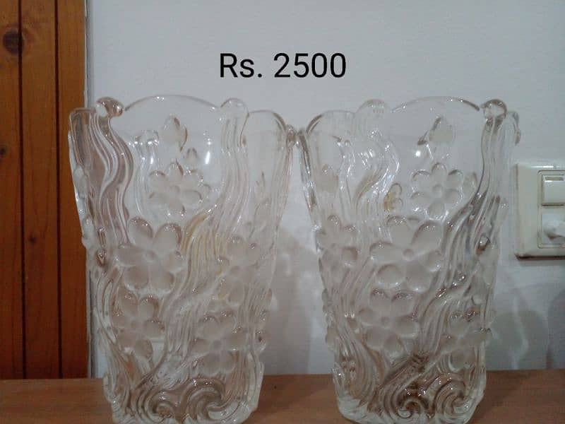 2 Crystal Vases 2