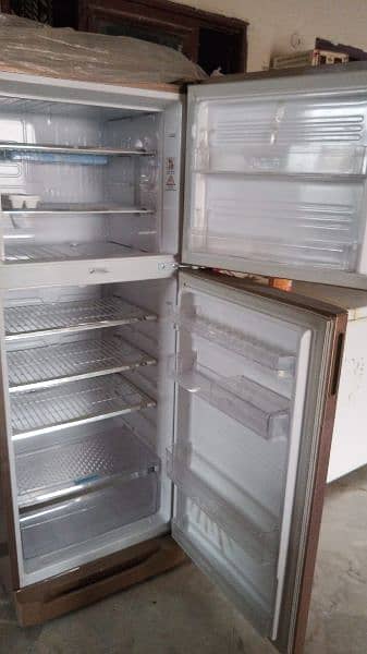 Kenwood fridge ,vertical fridge, 13cubic , New Condition 2