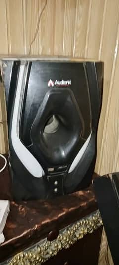 Audionic speakers