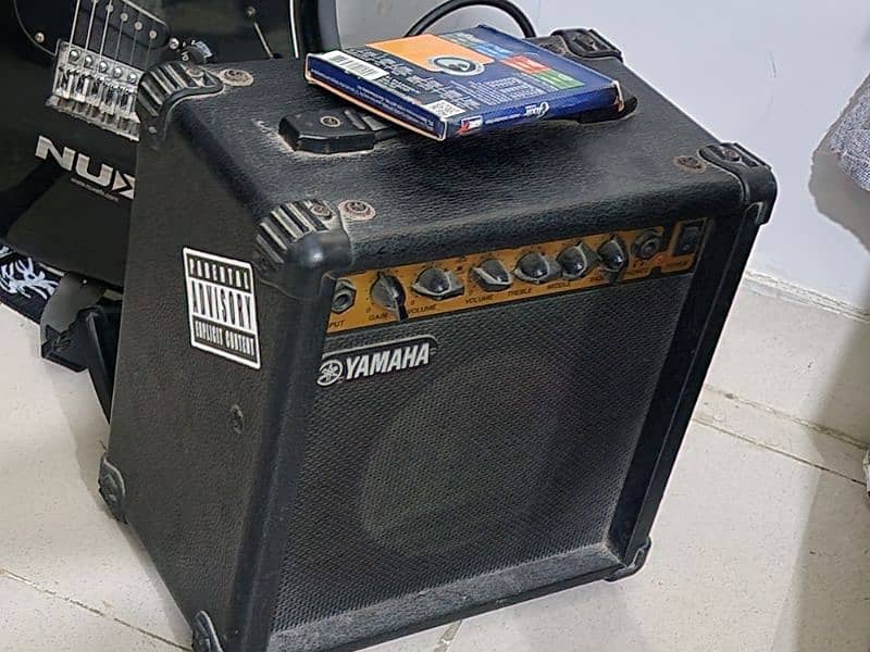 Stratocaster Electric Guitar Yamaha Amp Combo Urgent Sale 2