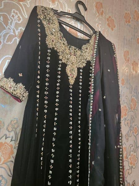Black kamdani dress with chatapati border dupatta 8
