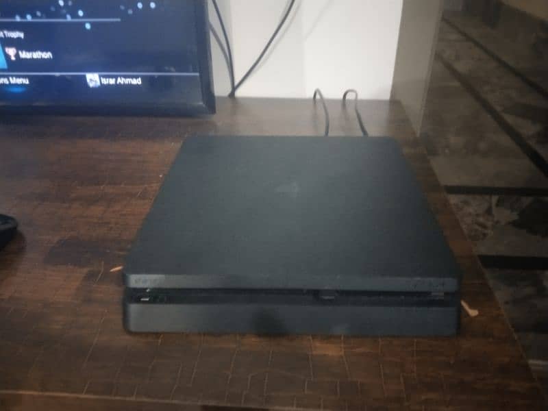 PS4 slim 1tb with 4 games 0