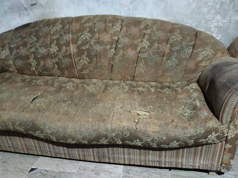 Second hand sofa for sale at a very cheap rate 0