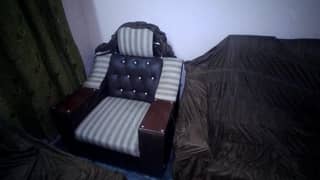 Perfect sofa set available