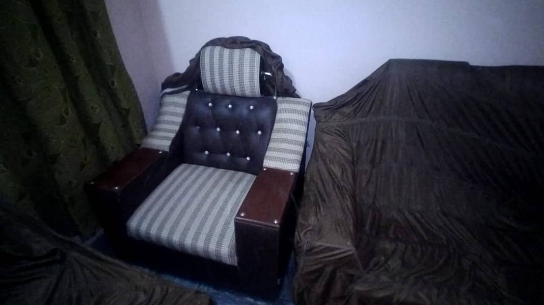 Perfect sofa set available 0