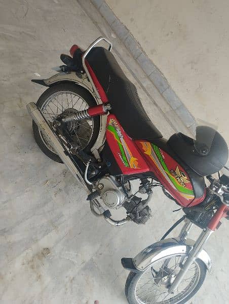 urgent for sale rode prince red colour 10/10 condition 2