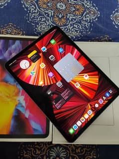 iPad Pro 2020 256GB WITH Apple Keyboard