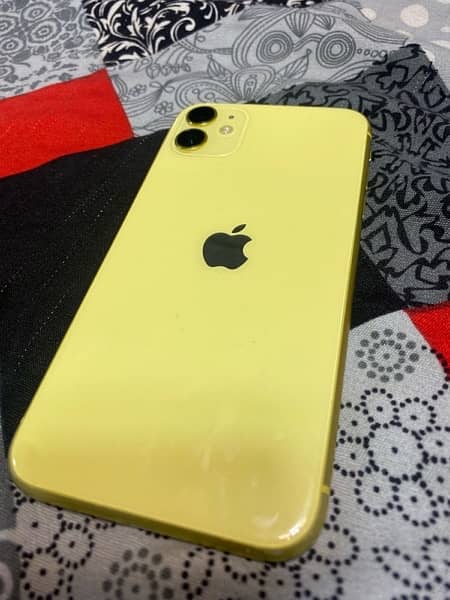 iPhone 11 PTA approved 128 GB ladies hand used 1