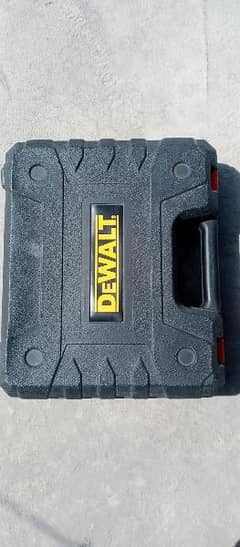 DEWALT Charging drill machine 12v