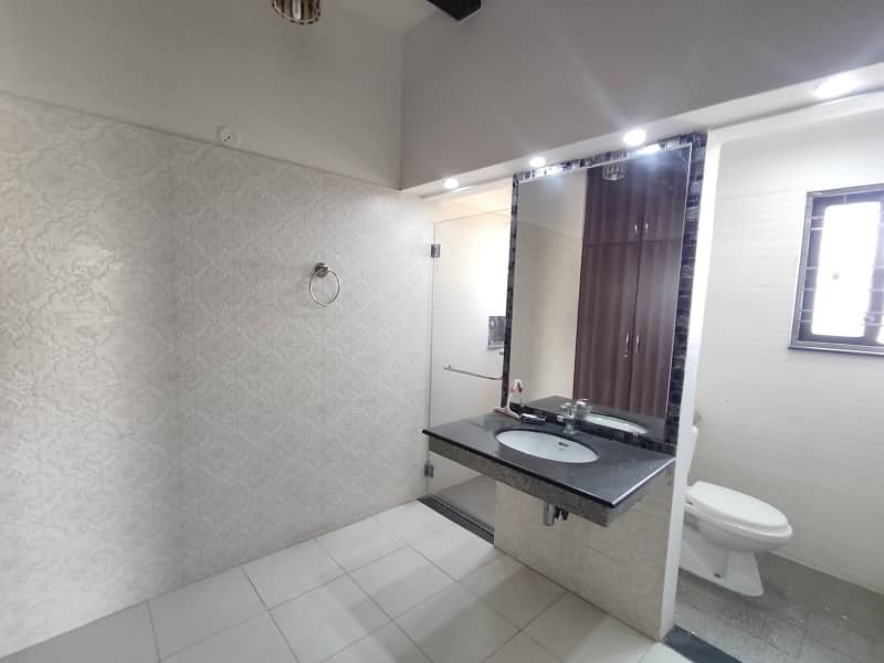 One Kanal Upper Portion With Separate Gate Available On Rent At DHA Phase 06 Lahore 1