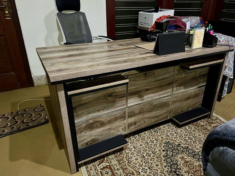 Office table for sale 3