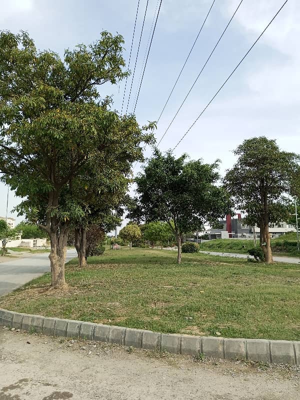 7 Marla Residential Plot. Available For Sale G 15 ISLAMABAD. 3