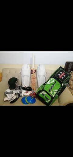 Full cricket batting kit for sale. (Condition 10/10)