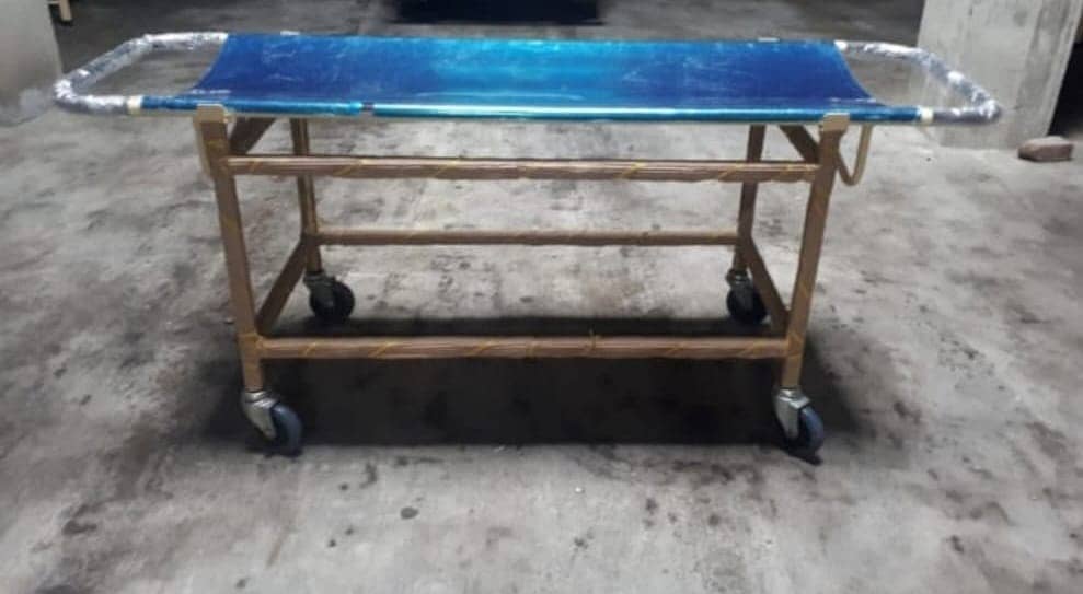 Hospital furniture manufacturer/Hospital bed/examination couch/ot scrb 13