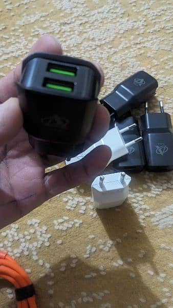 Best quality lot and original mobile chargers /adopters 10